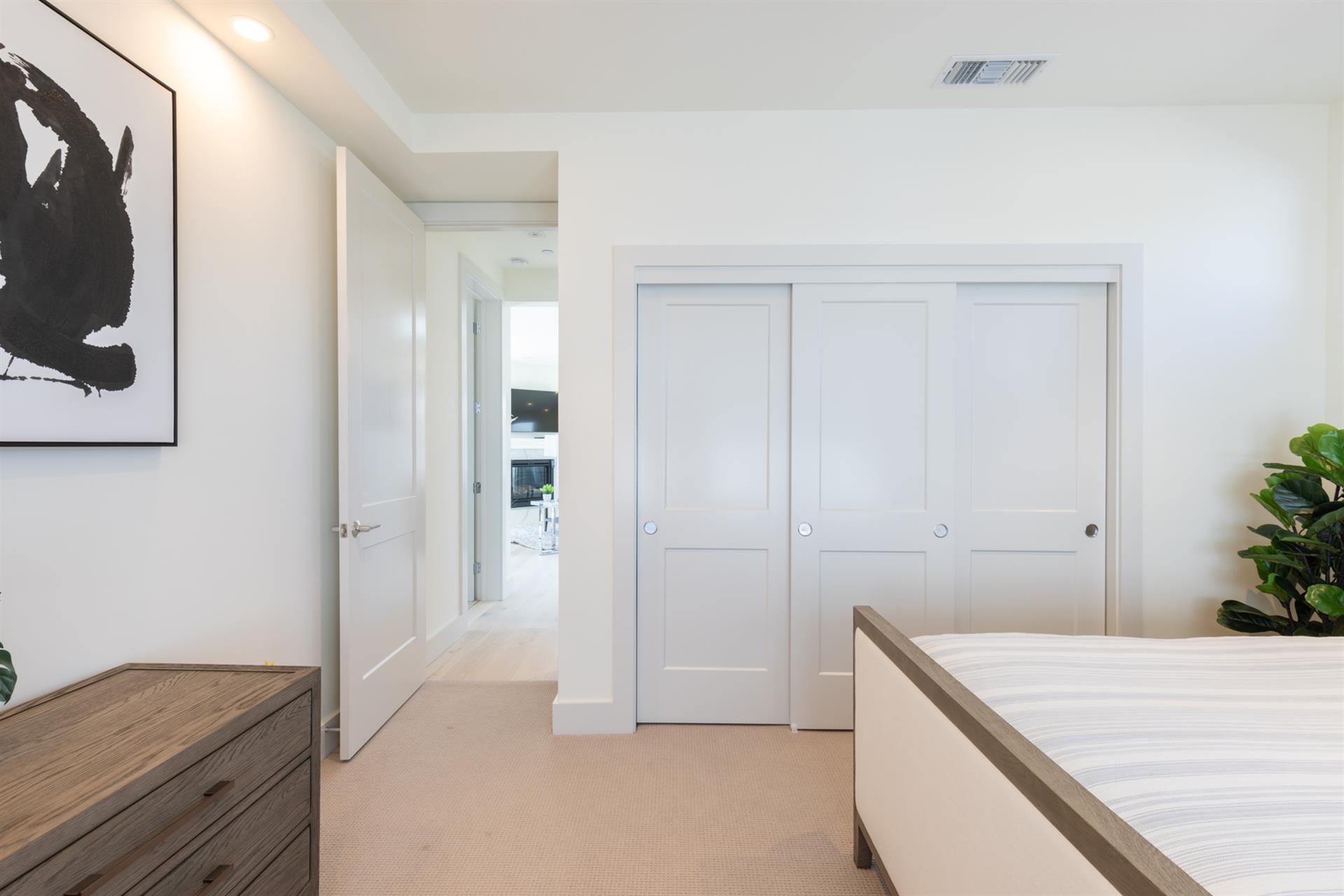 1105 Bedroom One002