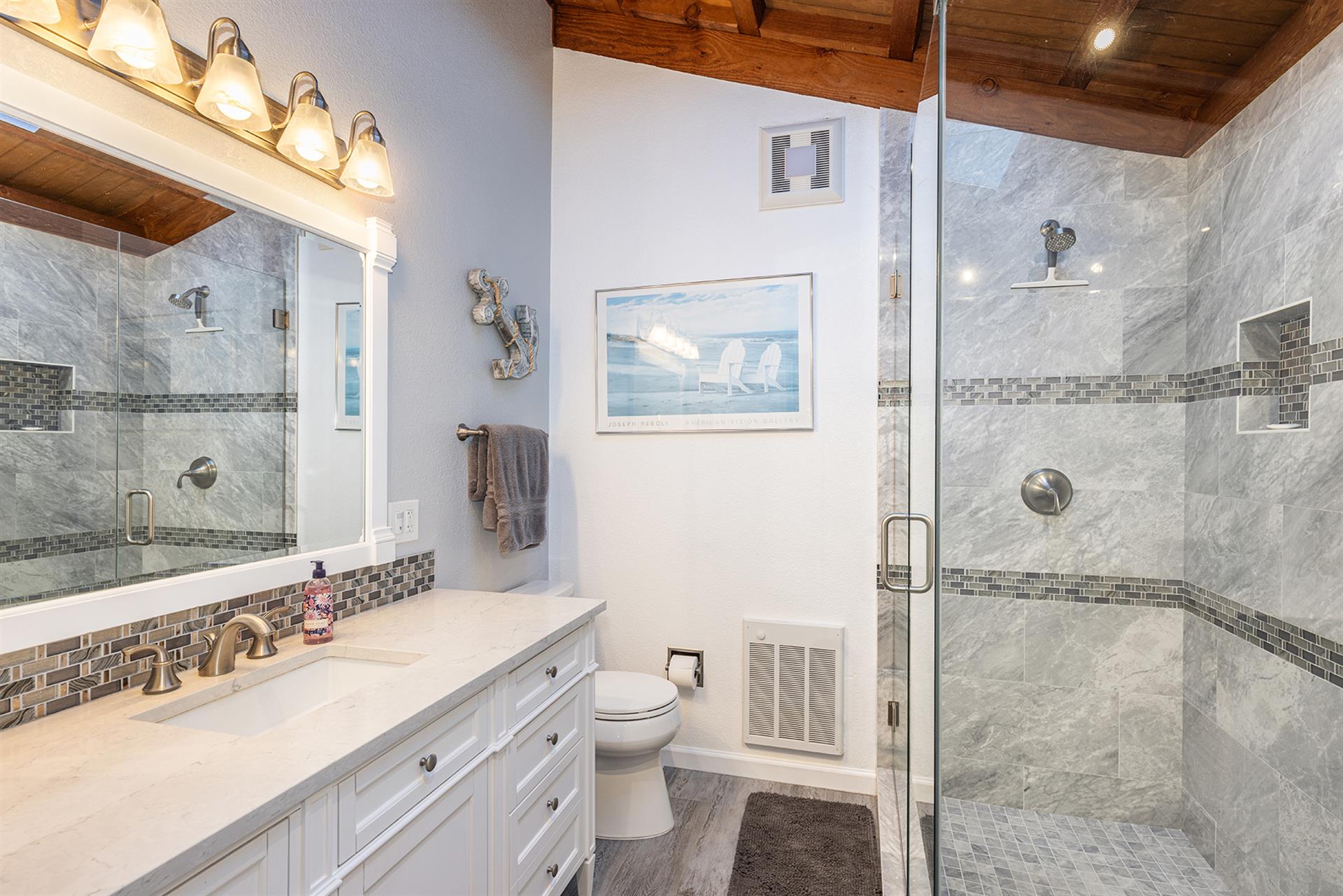 1150 Bathroom Two001