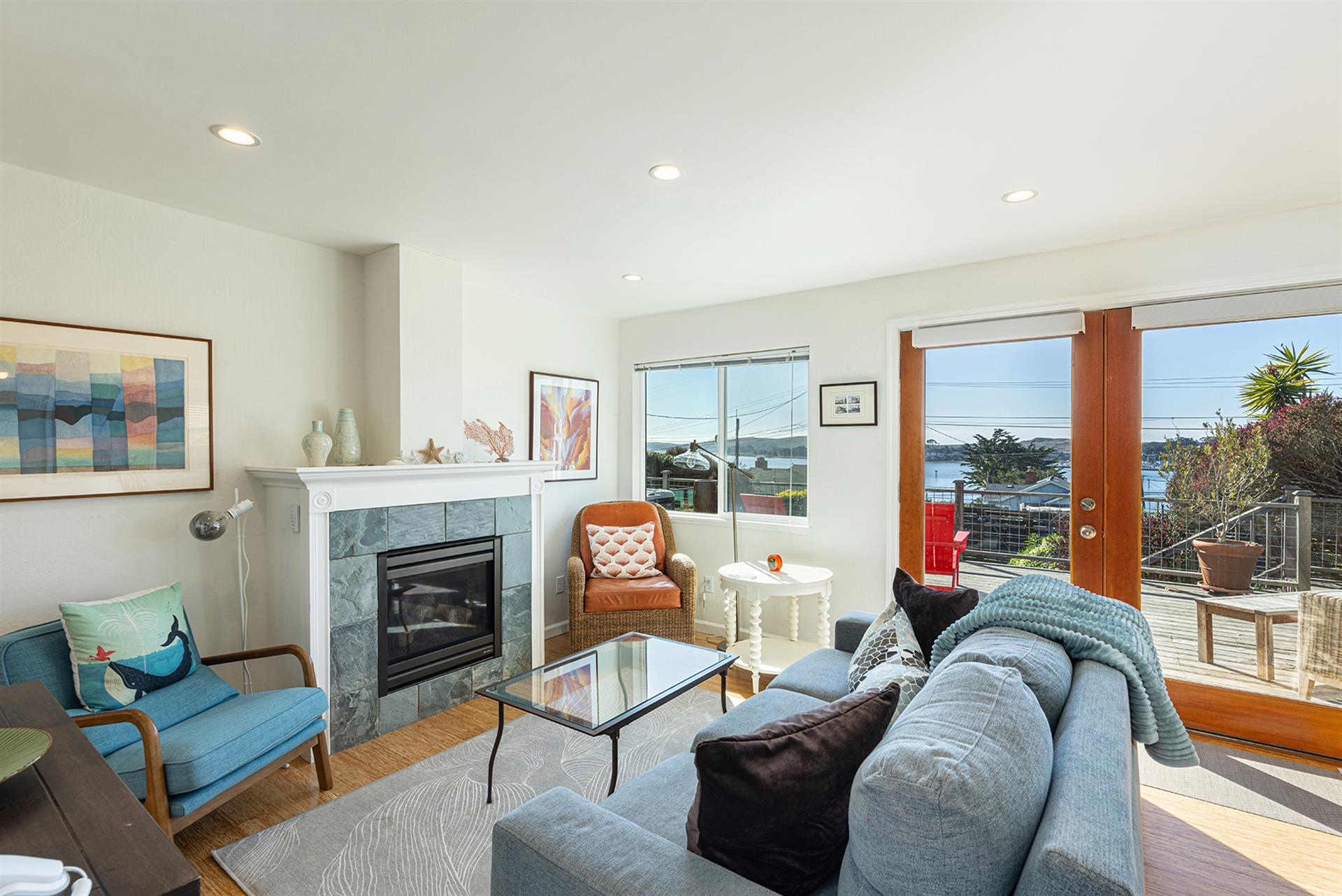 0300 Living Room004