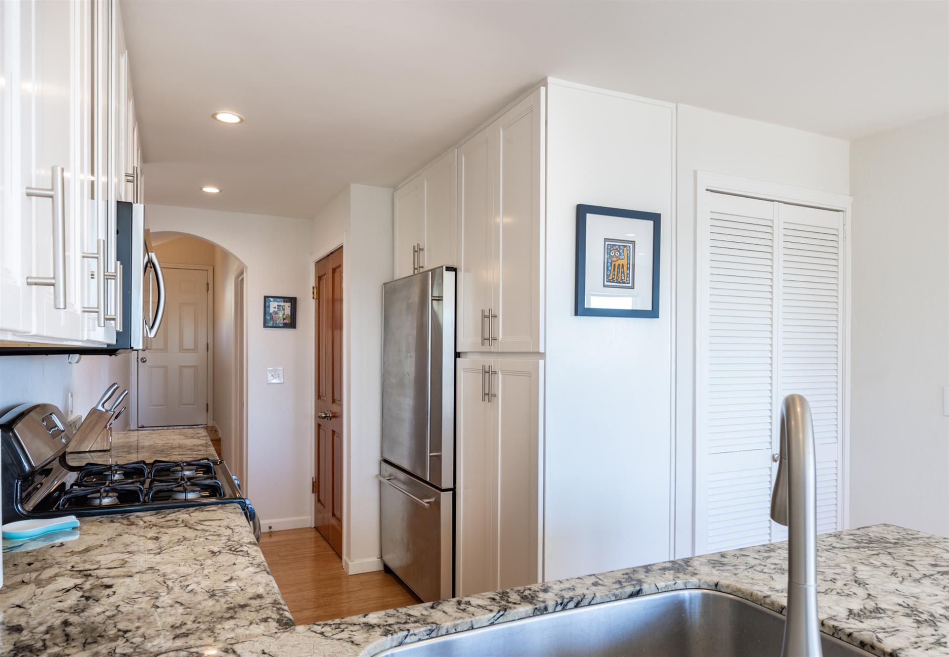 0600 Kitchen003