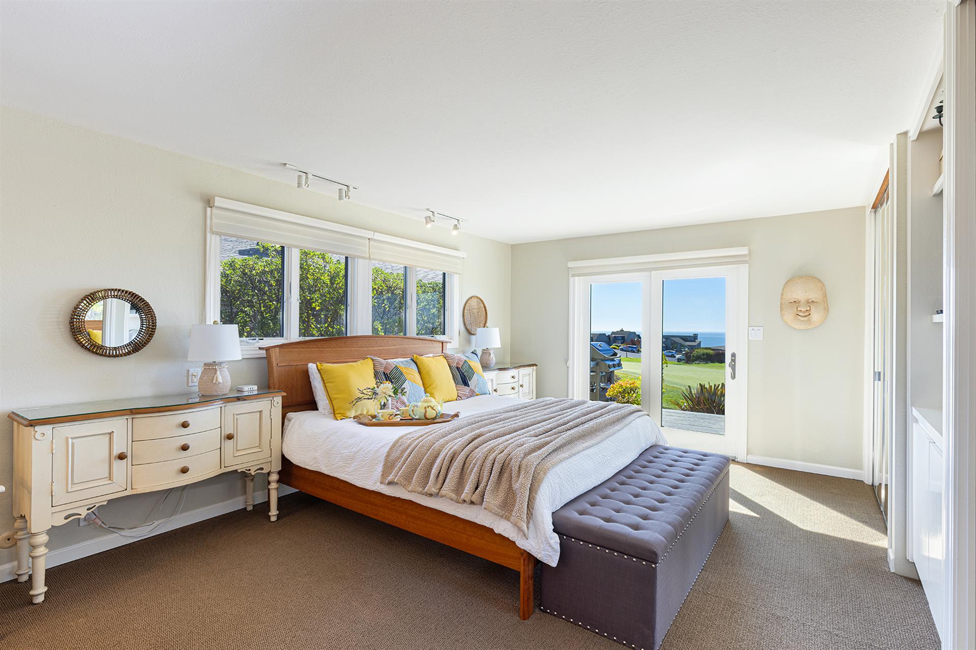 1105 Bedroom One002