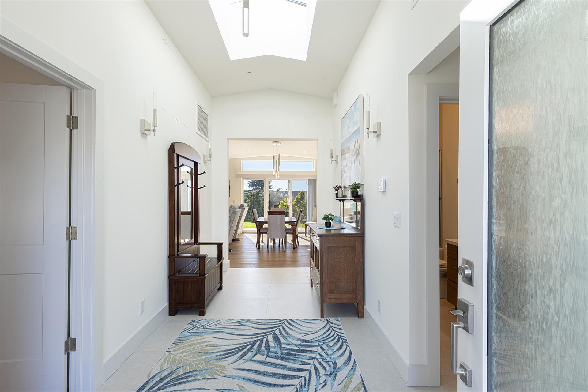 0130 Entrance001
