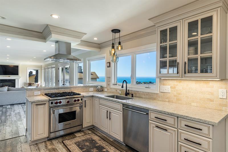 5853 0600 Kitchen 006 M
