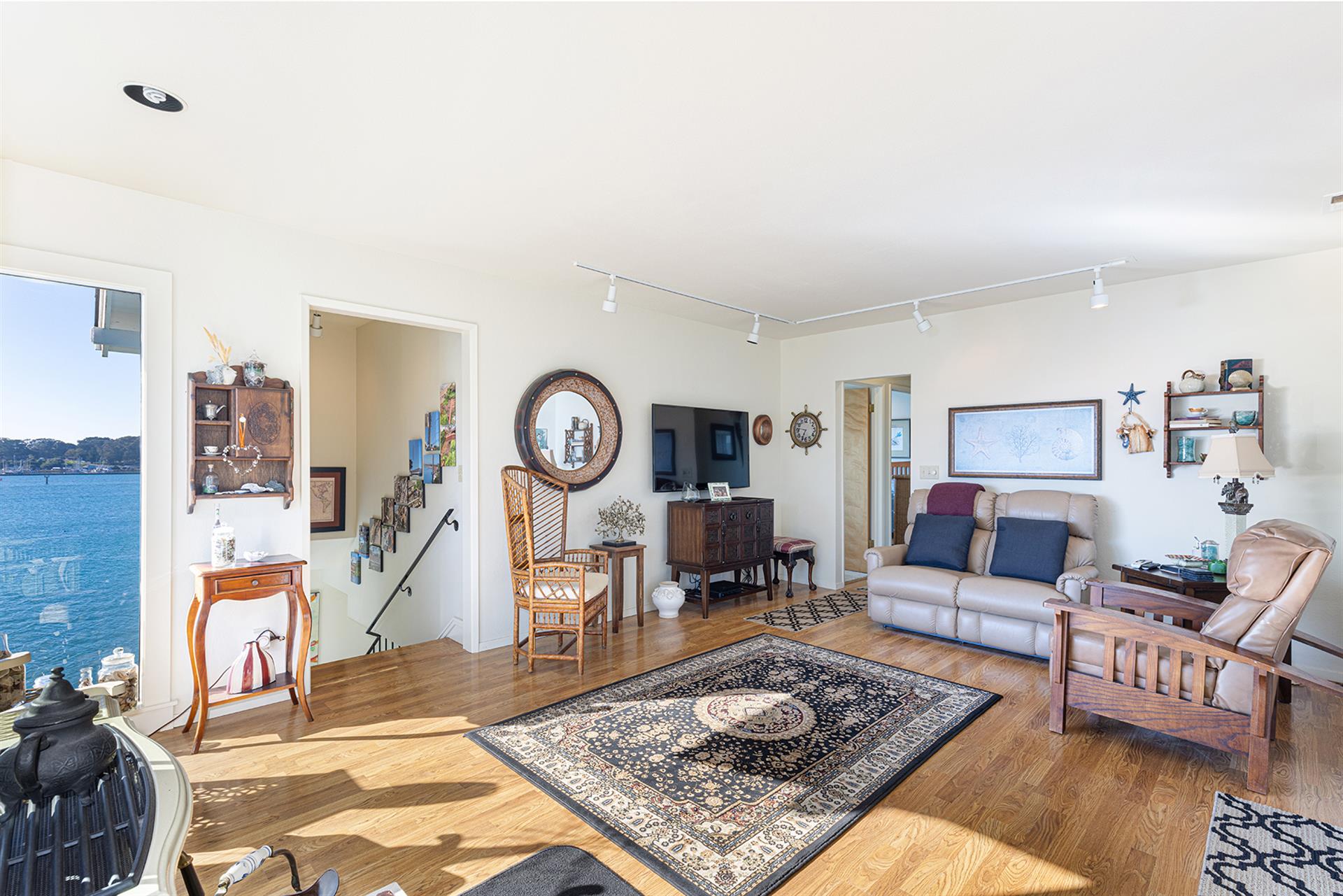 0300 Living Room003