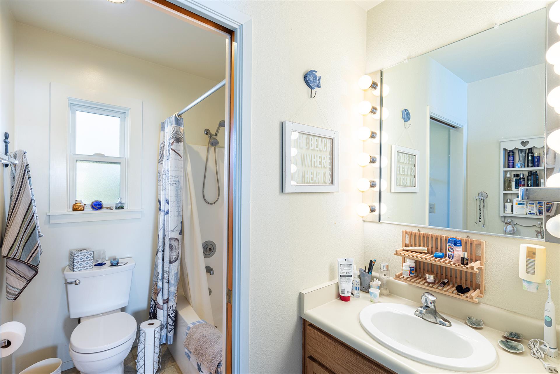 1150 Bathroom One001