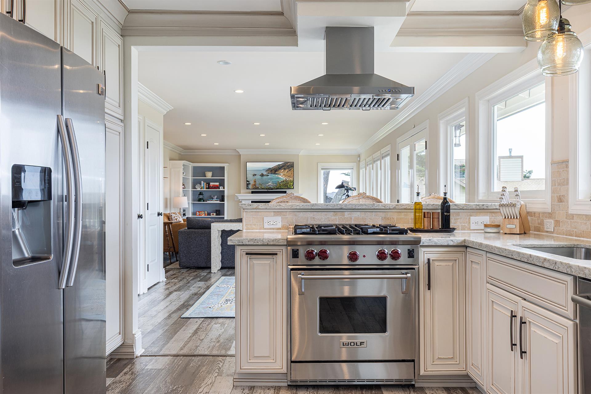 0600 Kitchen009