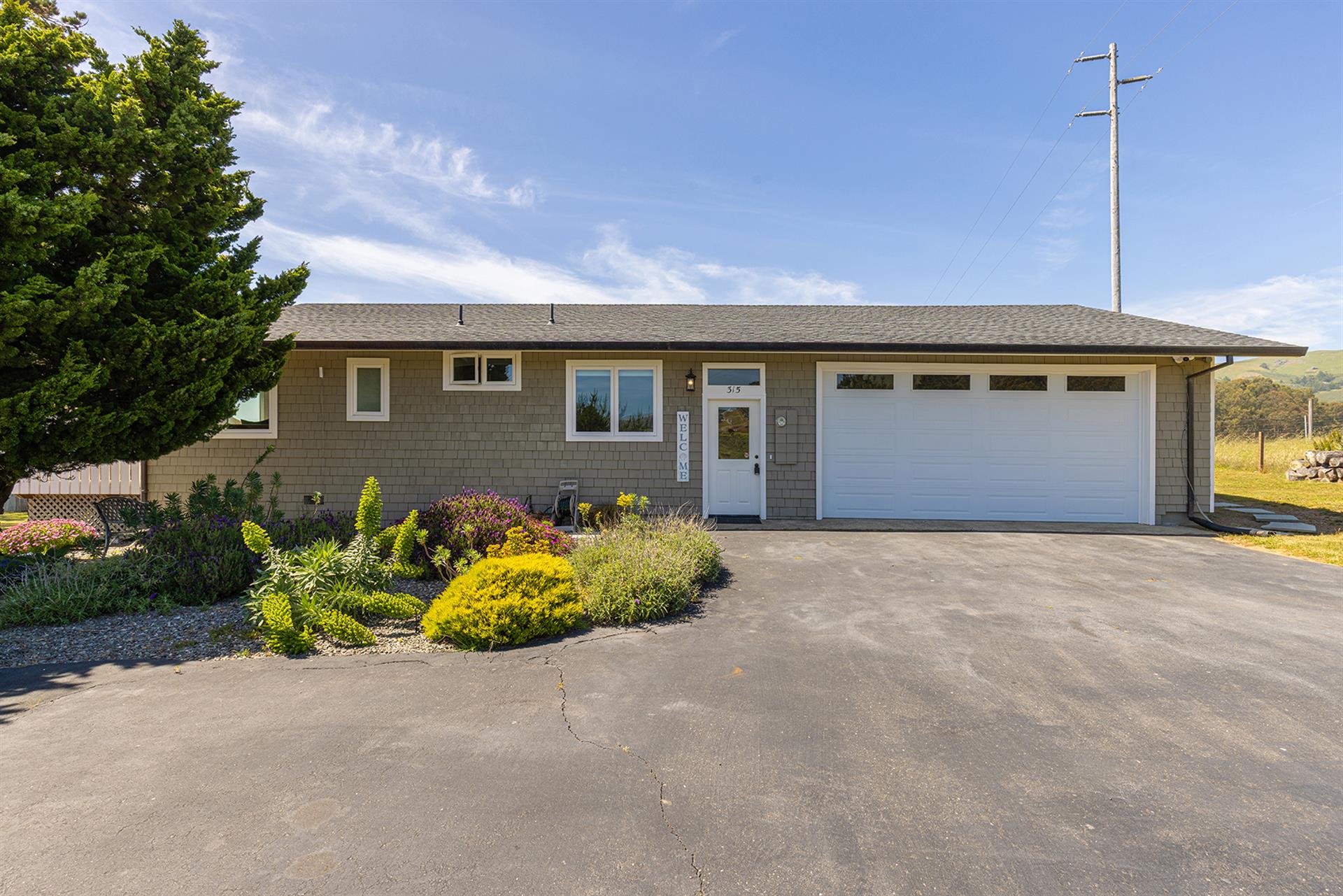 0070 Front Exterior001