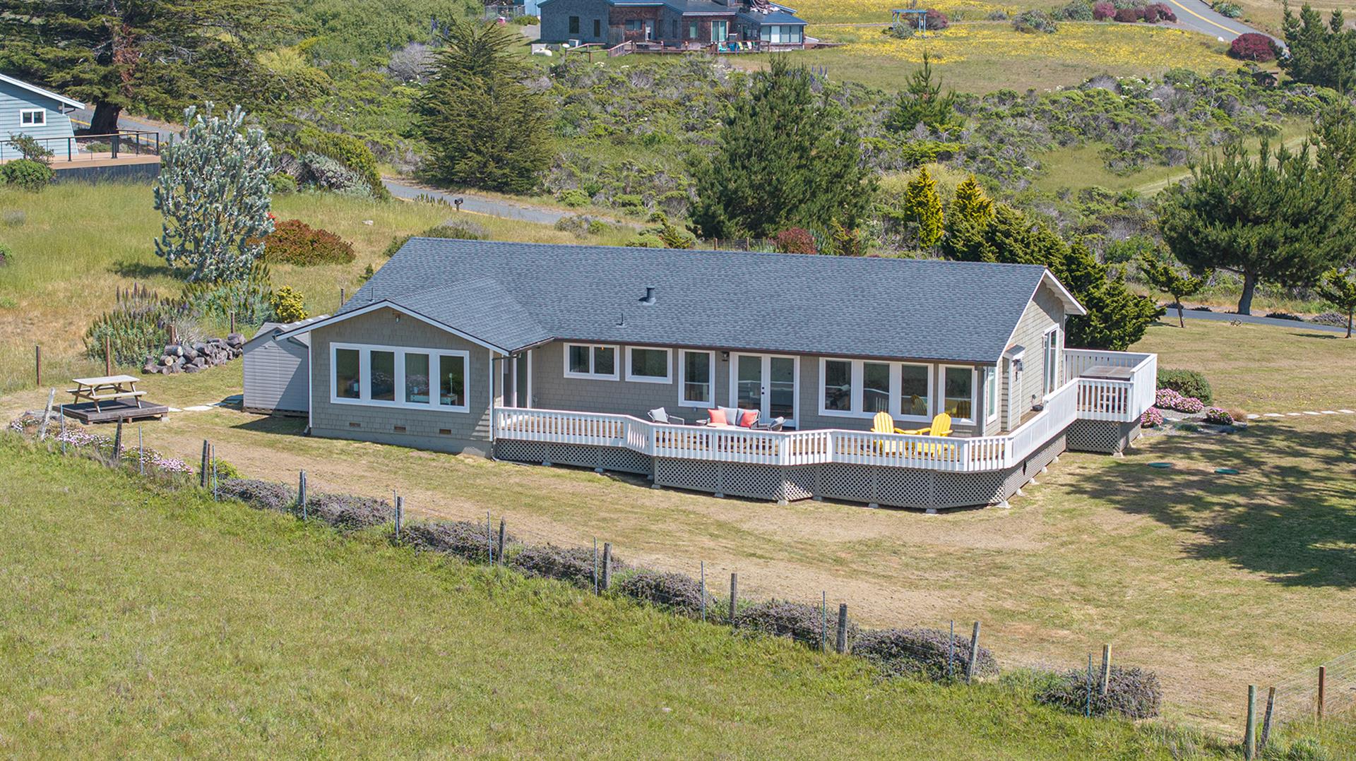 1500 Back Exterior001