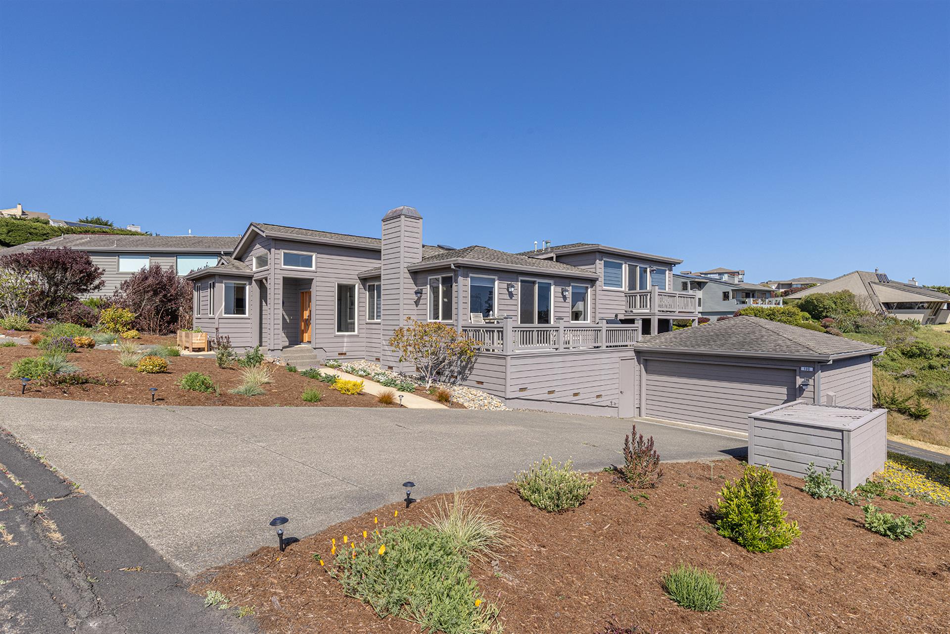 0070 Front Exterior003