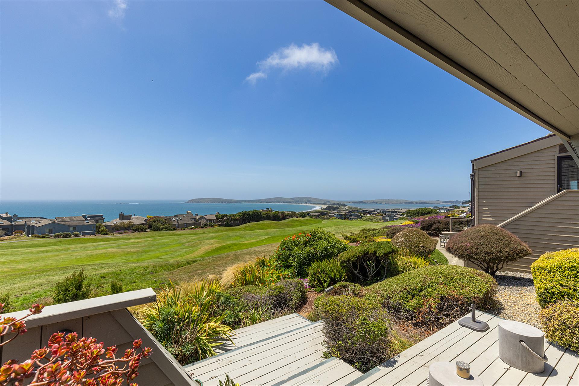 0080 Back Exterior005