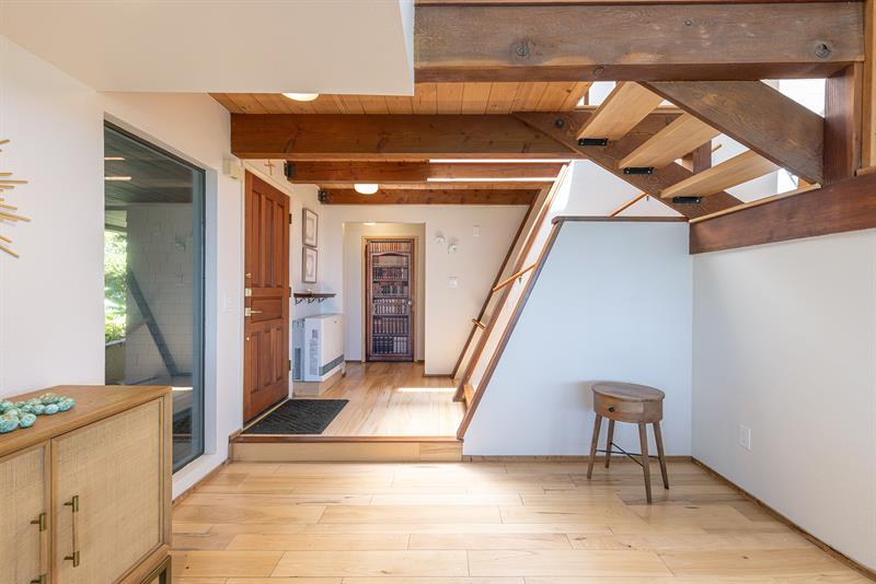 6119 0130 Entrance 001 M