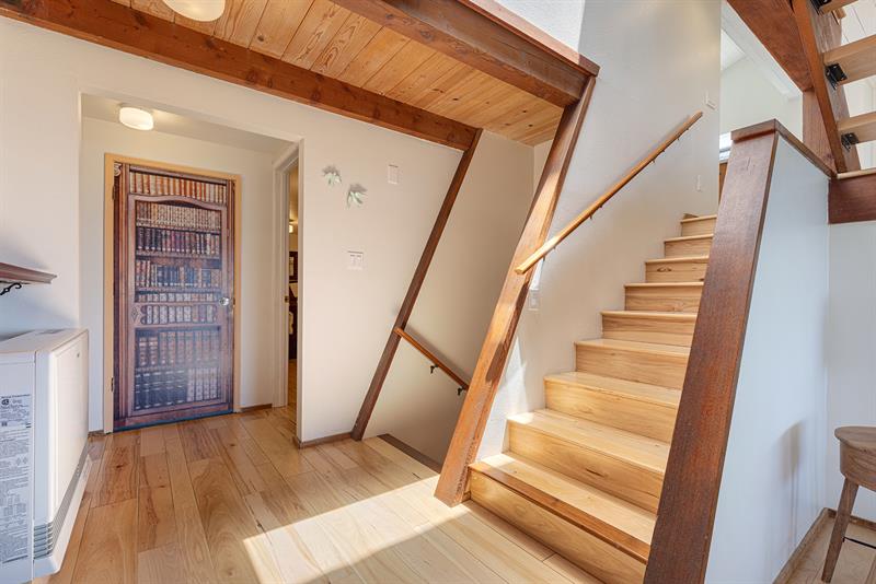 6121 0200 Foyer 002 M