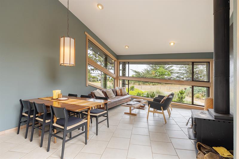 6238 0300 Living Room 003 M