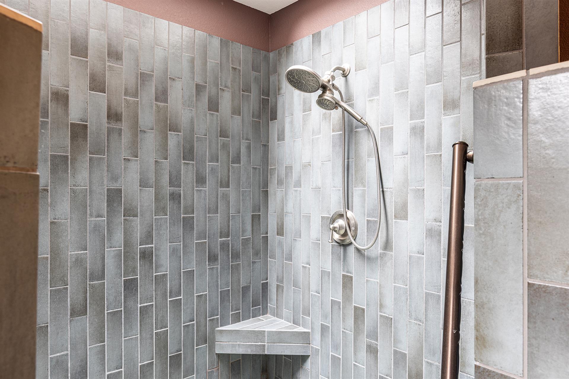 1150 Bathroom One002