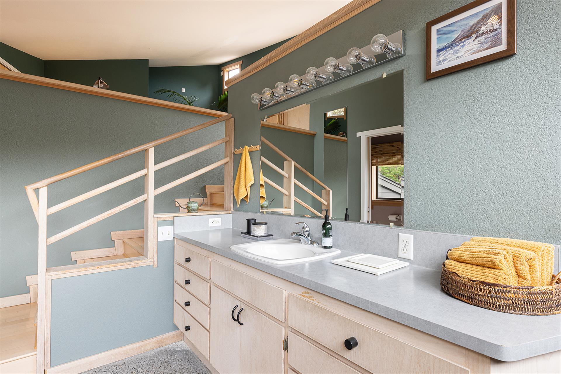 1150 Bathroom One006