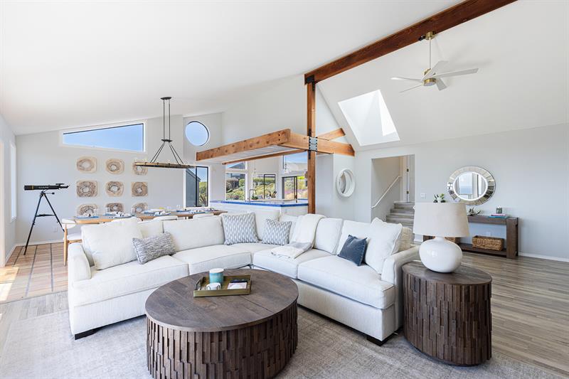 6317 0300 Living Room 004 M