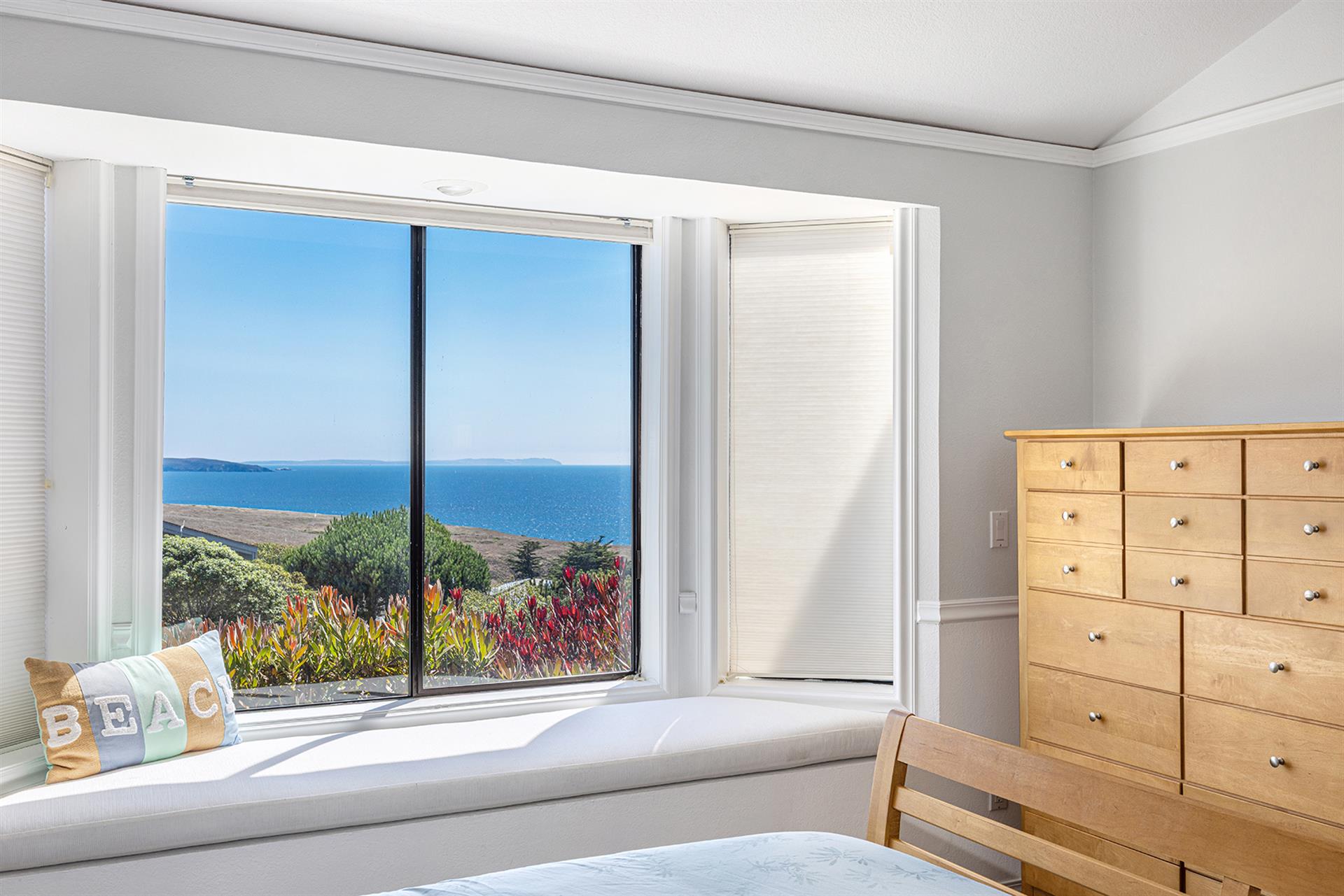 1115 Bedroom Three002