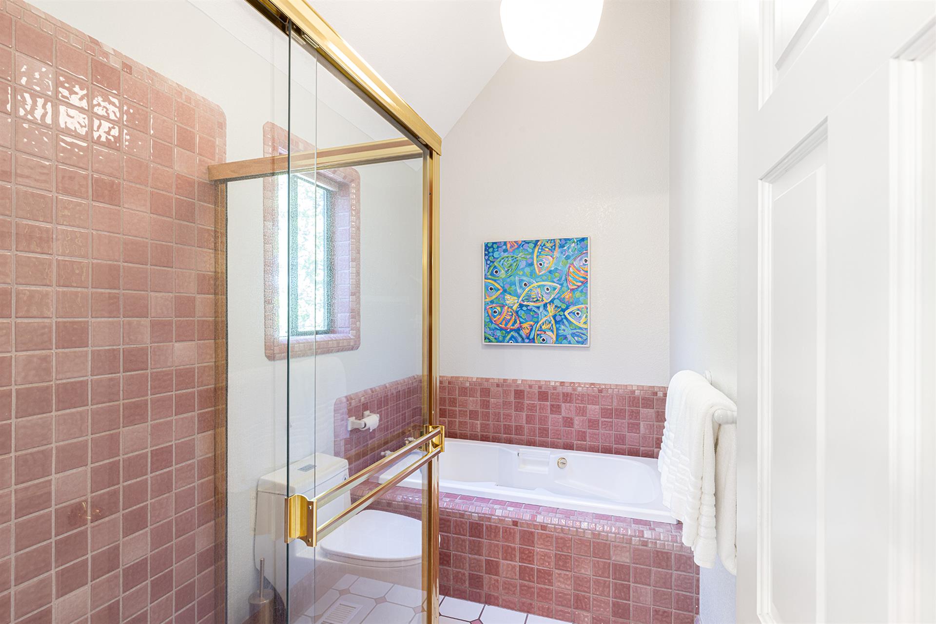 1150 Bathroom Two002