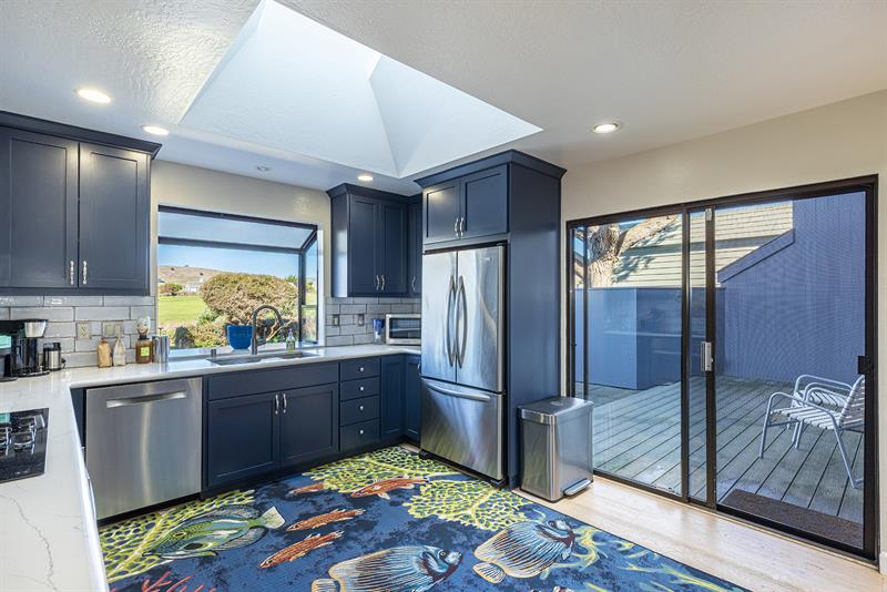 6377 0600 Kitchen 002 M