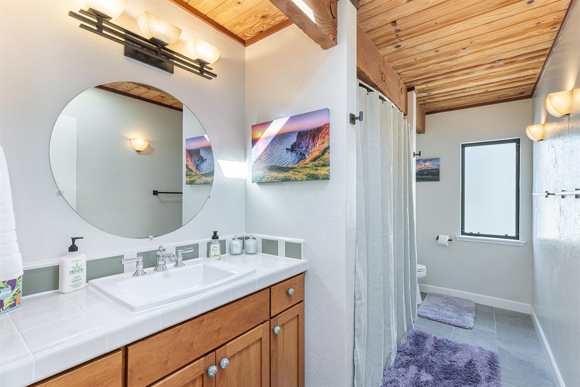 1150 Bathroom One001