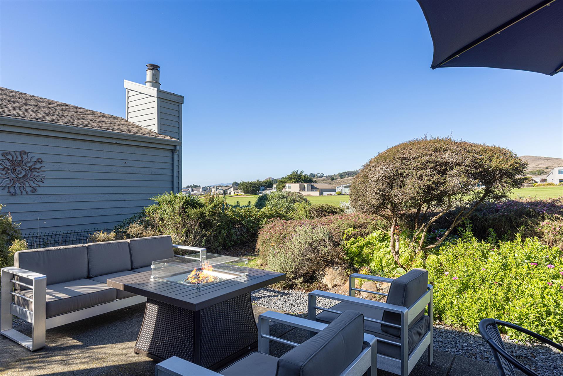 1500 Back Exterior008