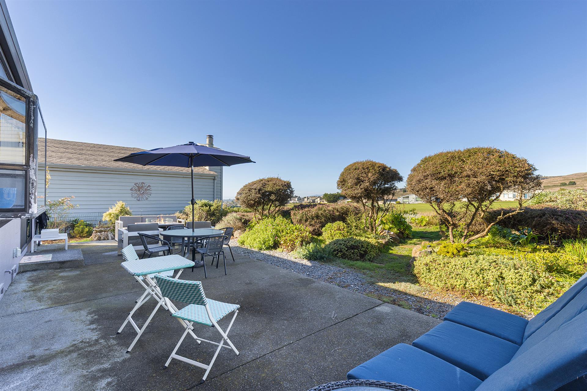 1500 Back Exterior006