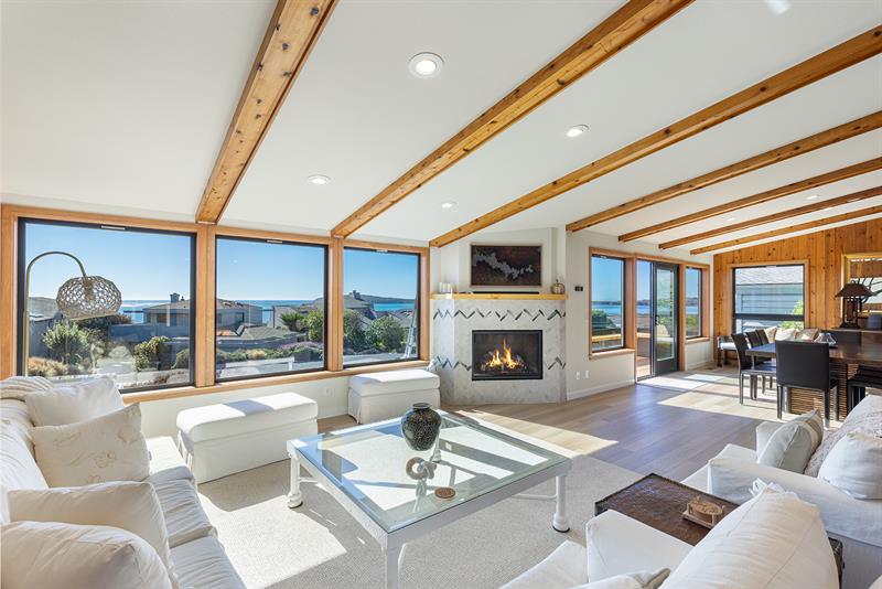 6434 0300 Living Room 006 M