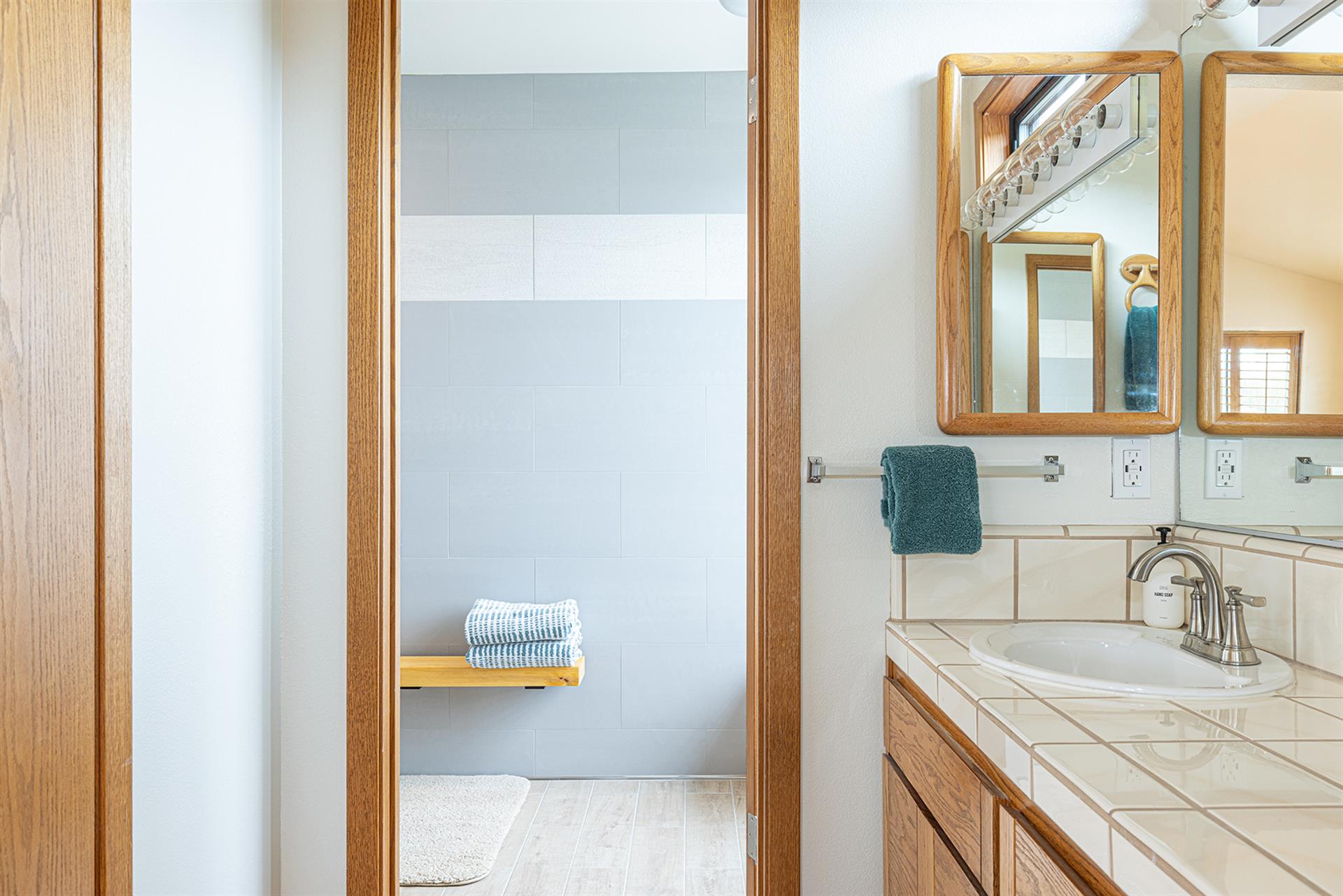 1150 Bathroom One001