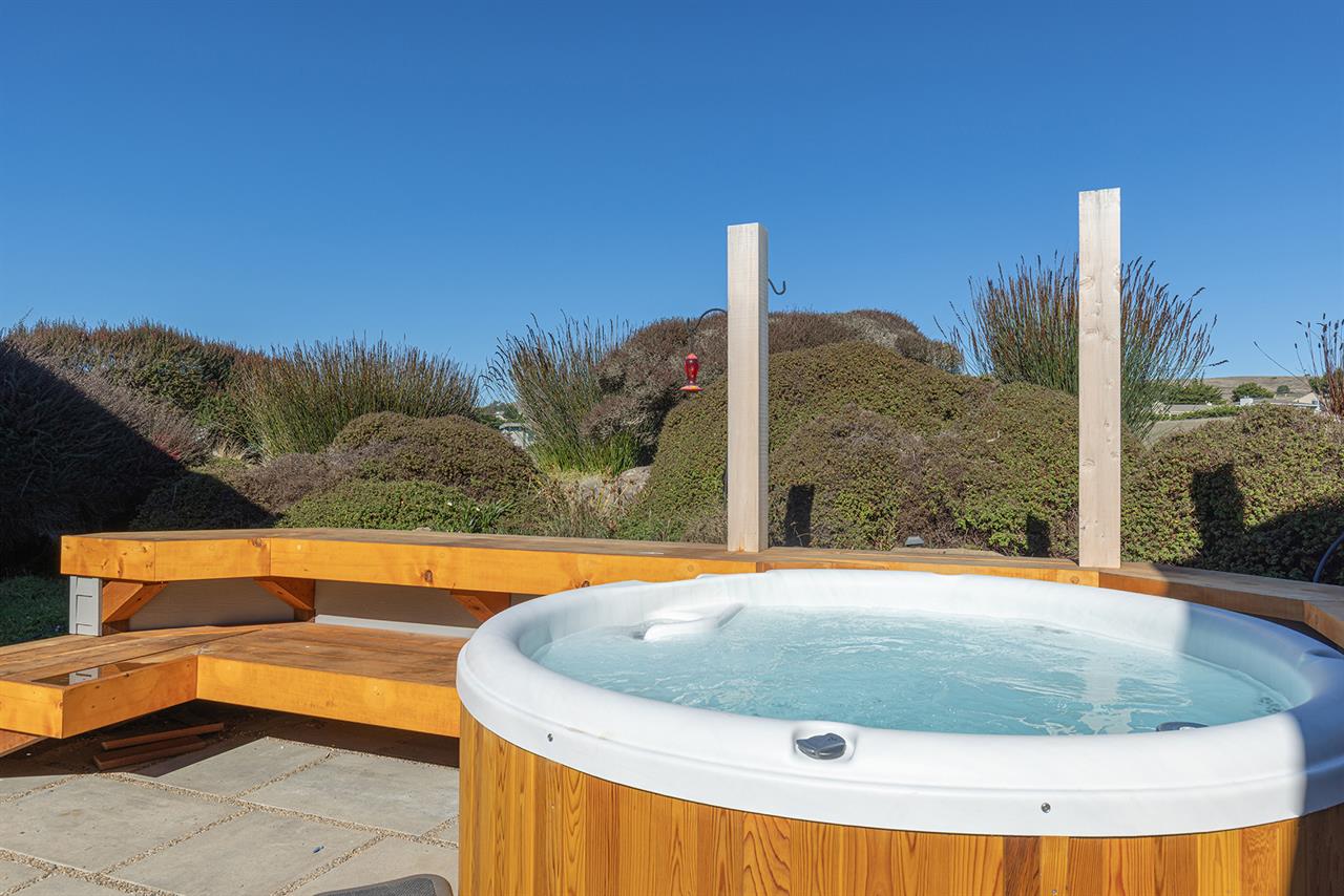 1500 Back Exterior005