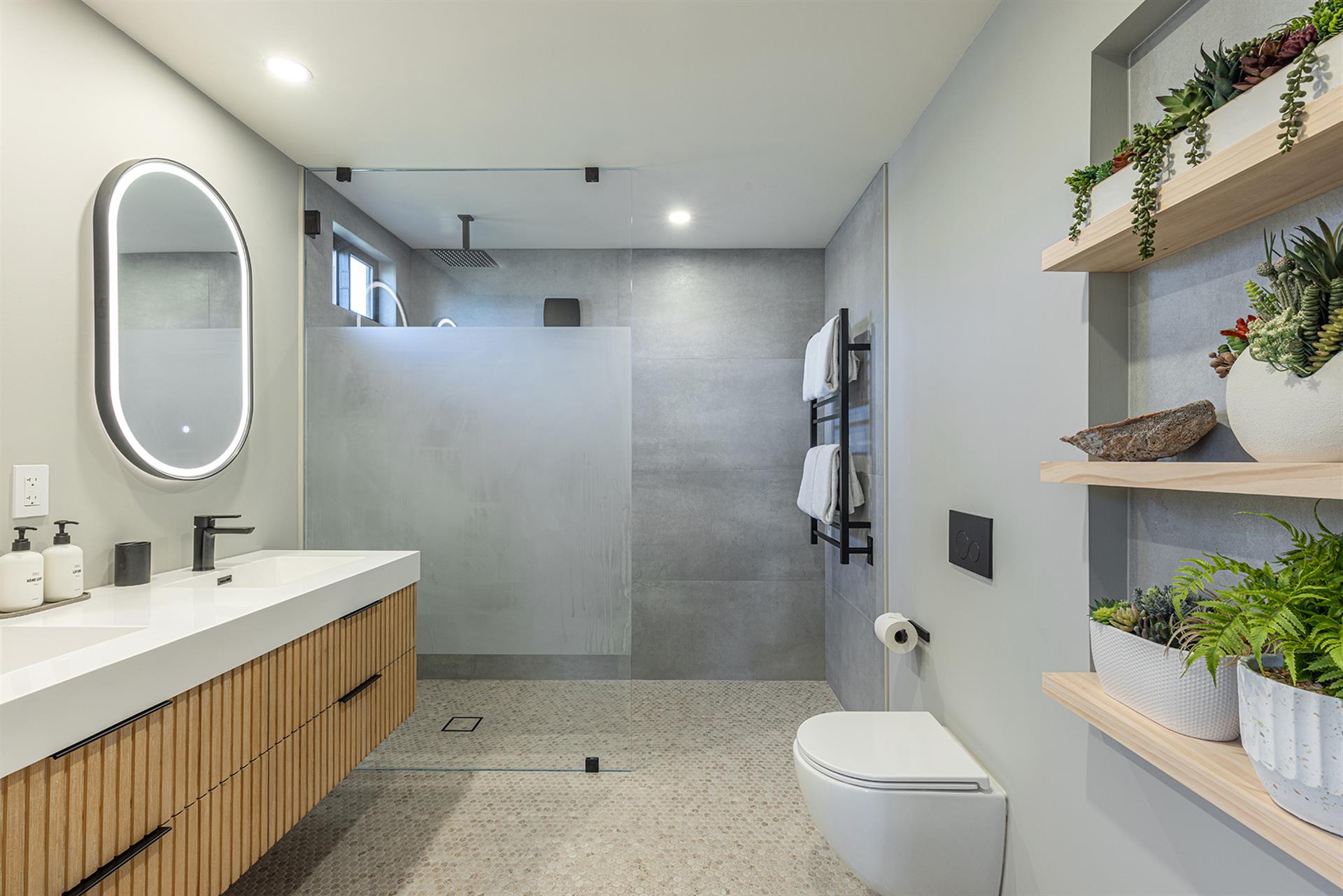 1420 Casita Bathroom003