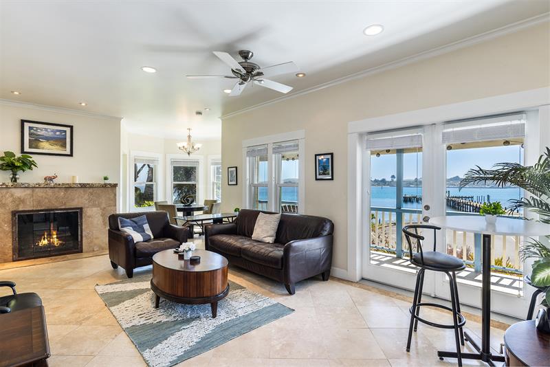 6489 0300 Living Room 003 M