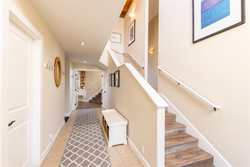 6506 0130 Entrance 001 M