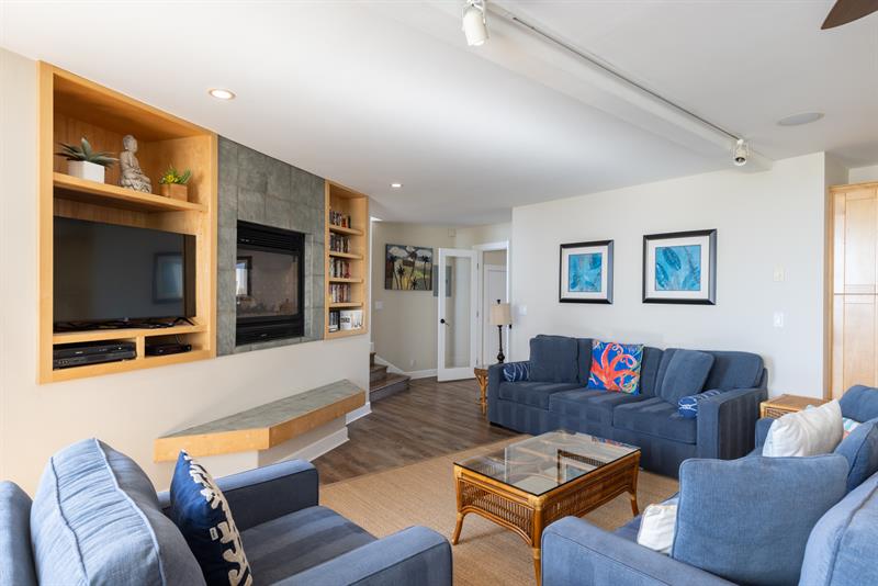 6512 0300 Living Room 007 M