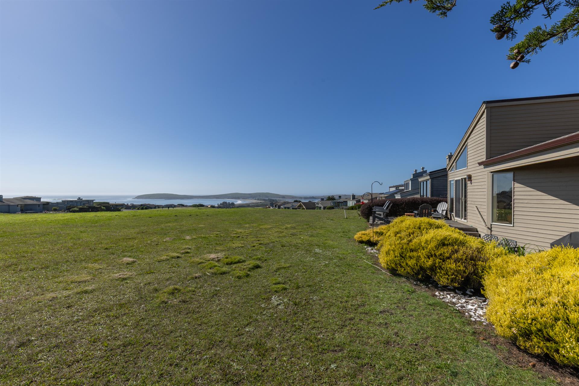 1500 Back Exterior006