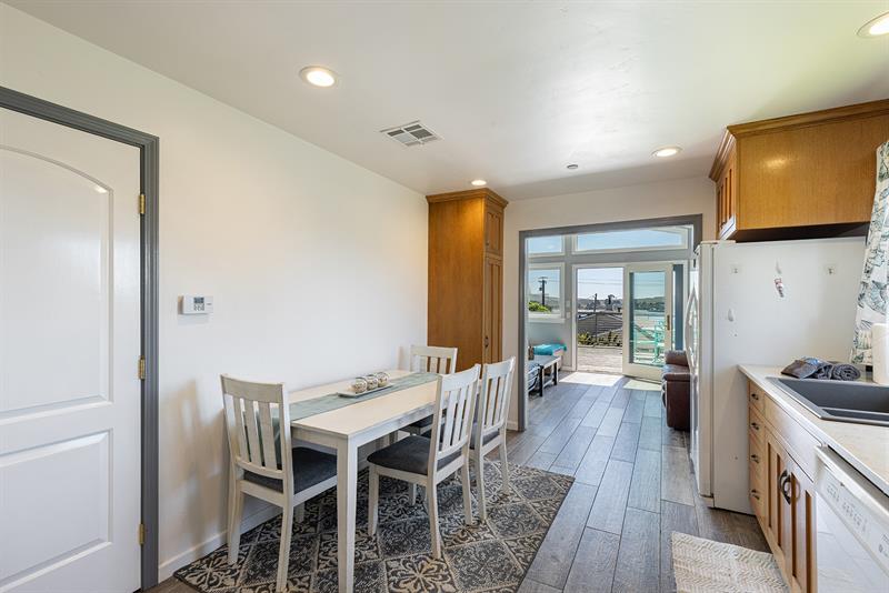 6556 0600 Kitchen 002 M