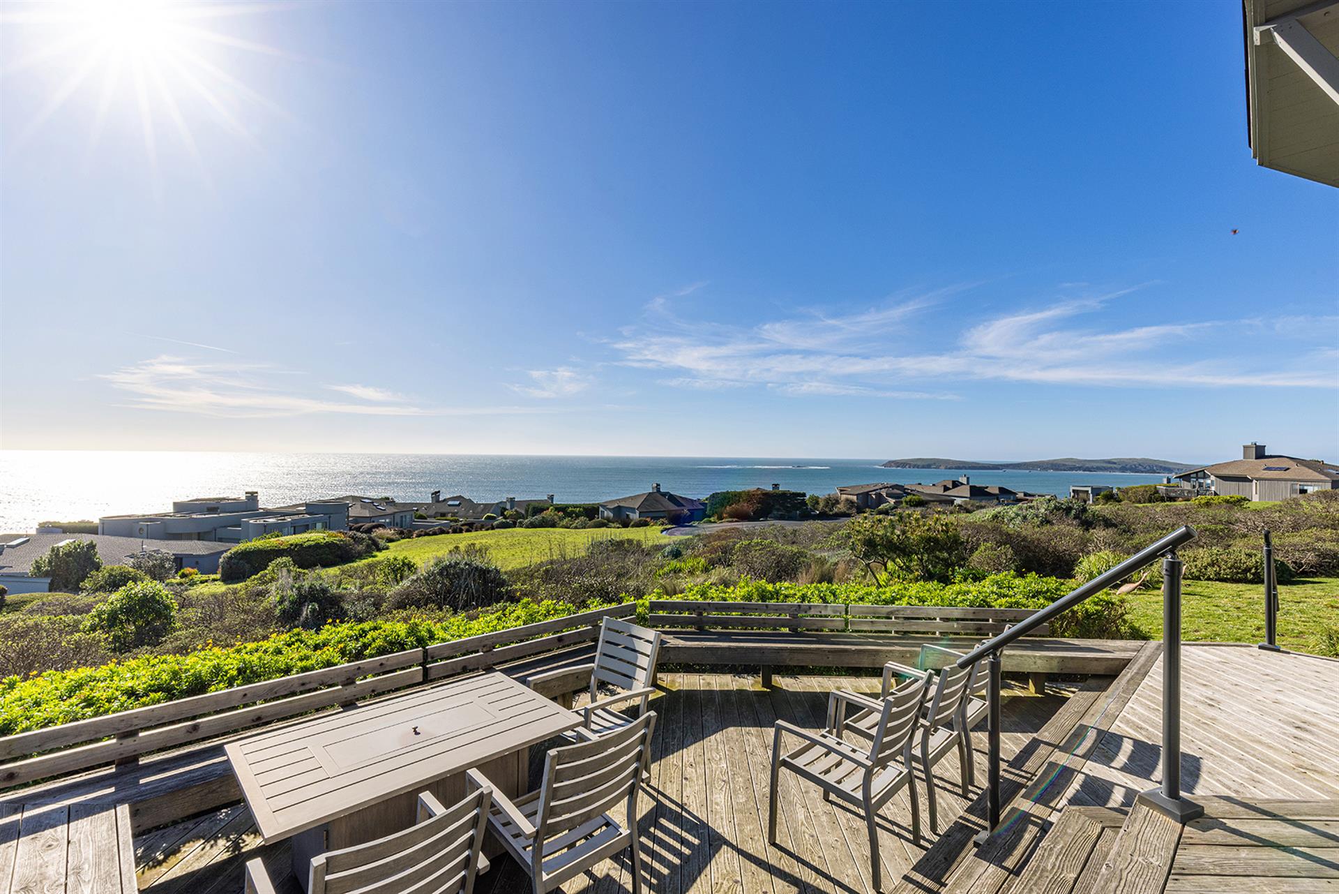 1500 Back Exterior004