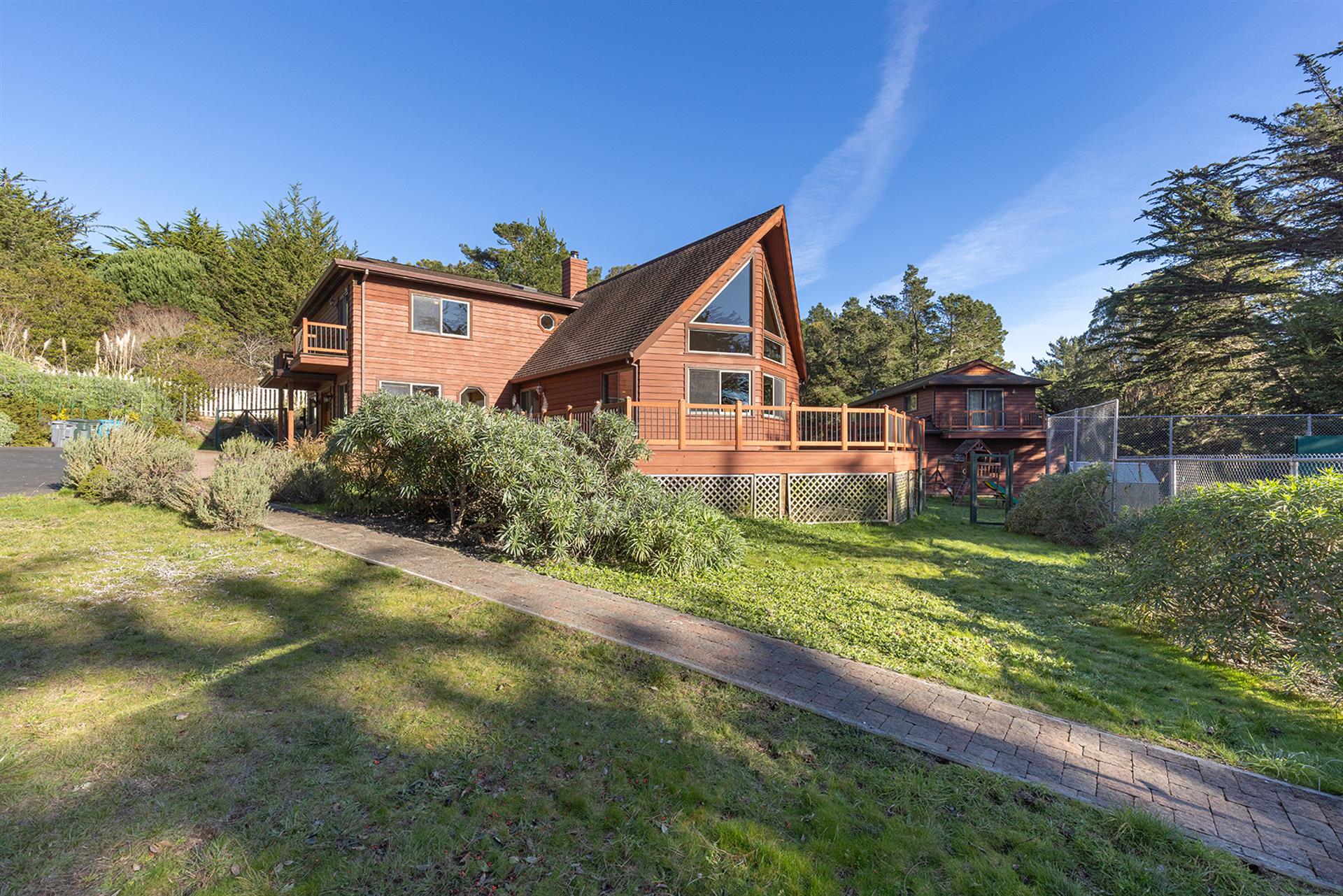 0070 Front Exterior002