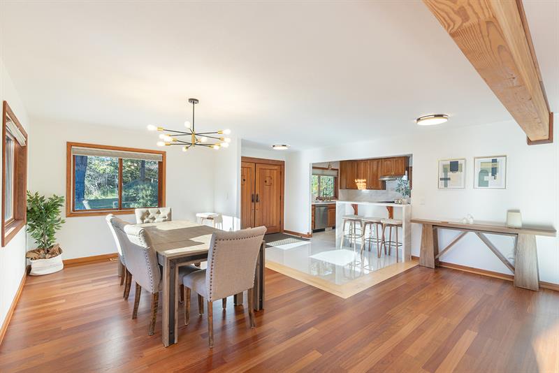 6655 0400 Dining 002 M