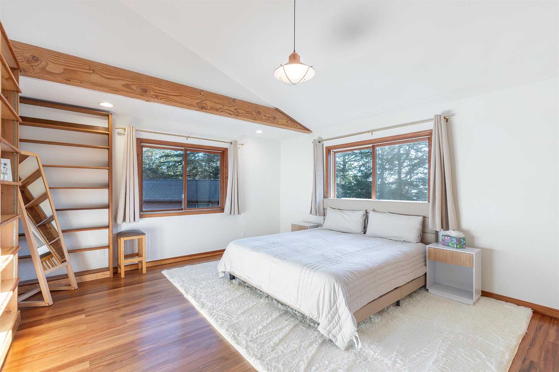 1125 Bedroom Five001