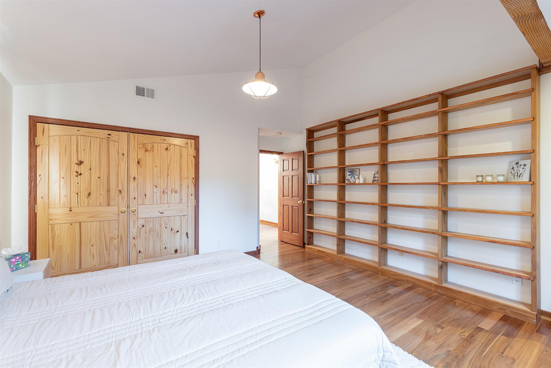 1125 Bedroom Five002