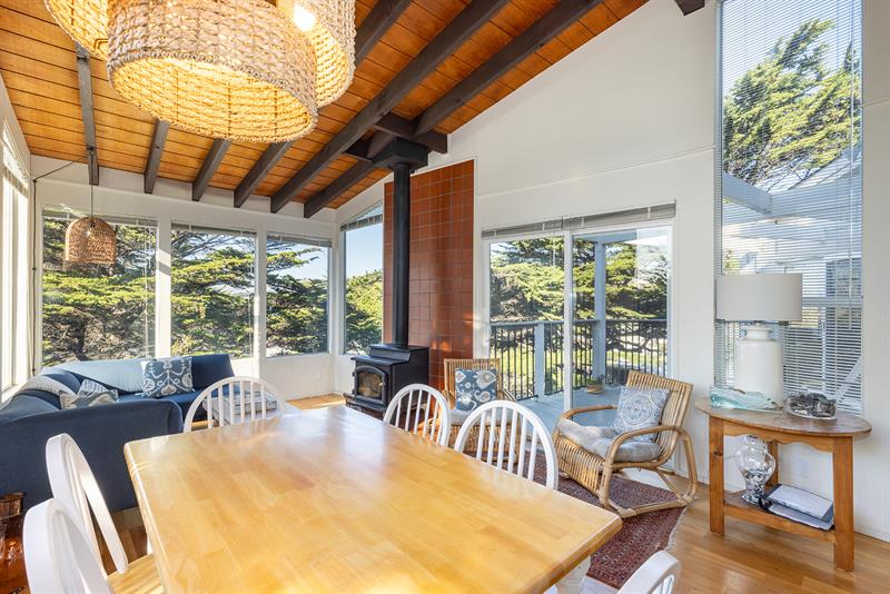 6729 0300 Living Room 005 M