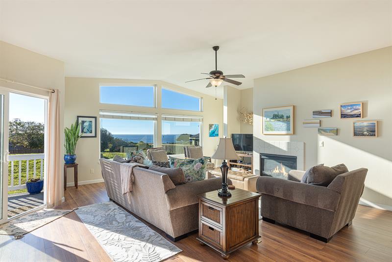 6771 0300 Living Room 003 M