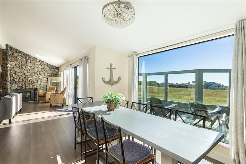 6785 0300 Living Room 007 M