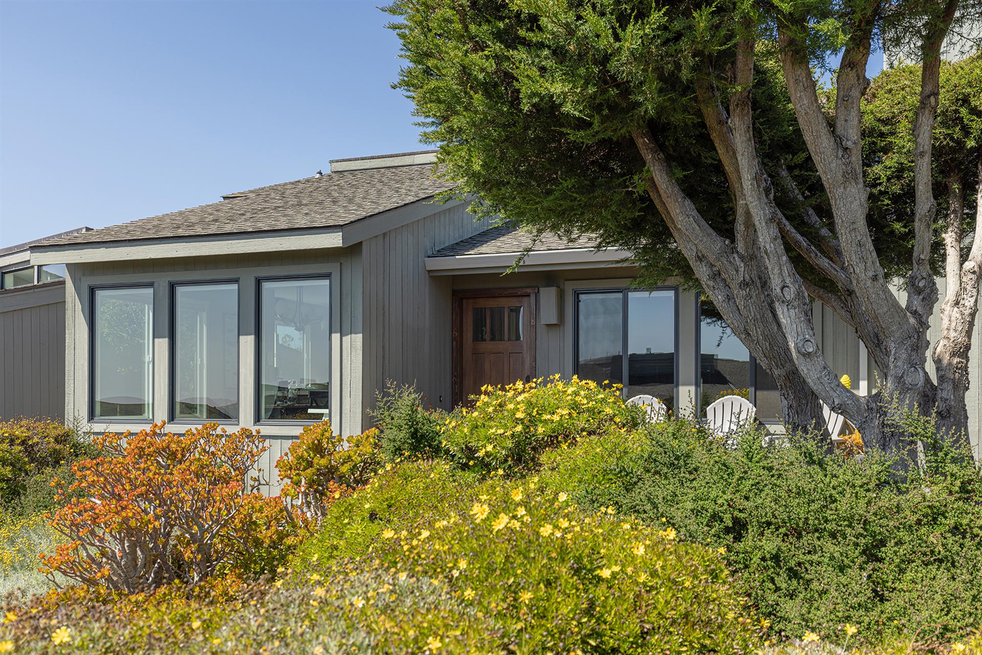 0070 Front Exterior006