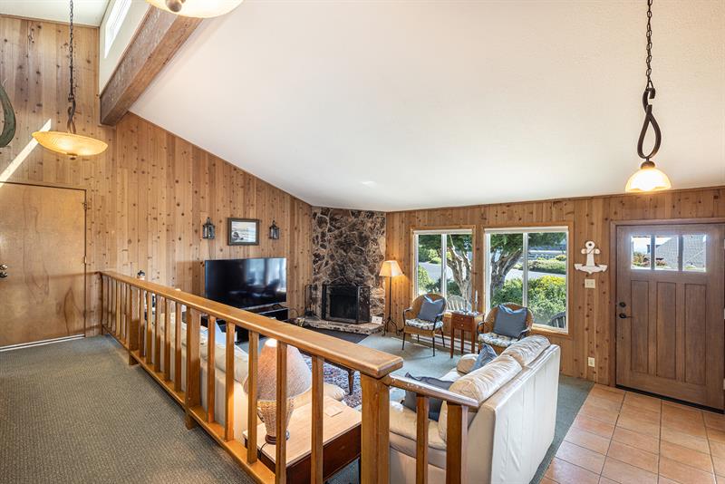 6794 0300 Living Room 001 M