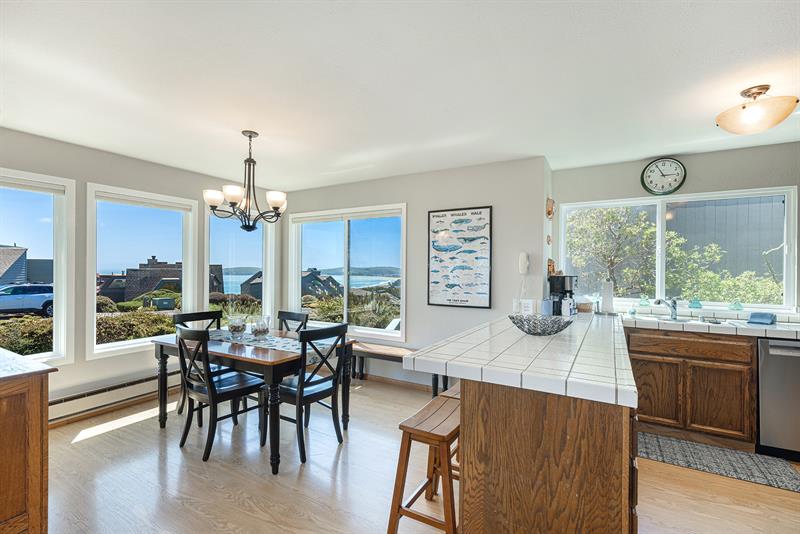 6799 0600 Kitchen 001 M