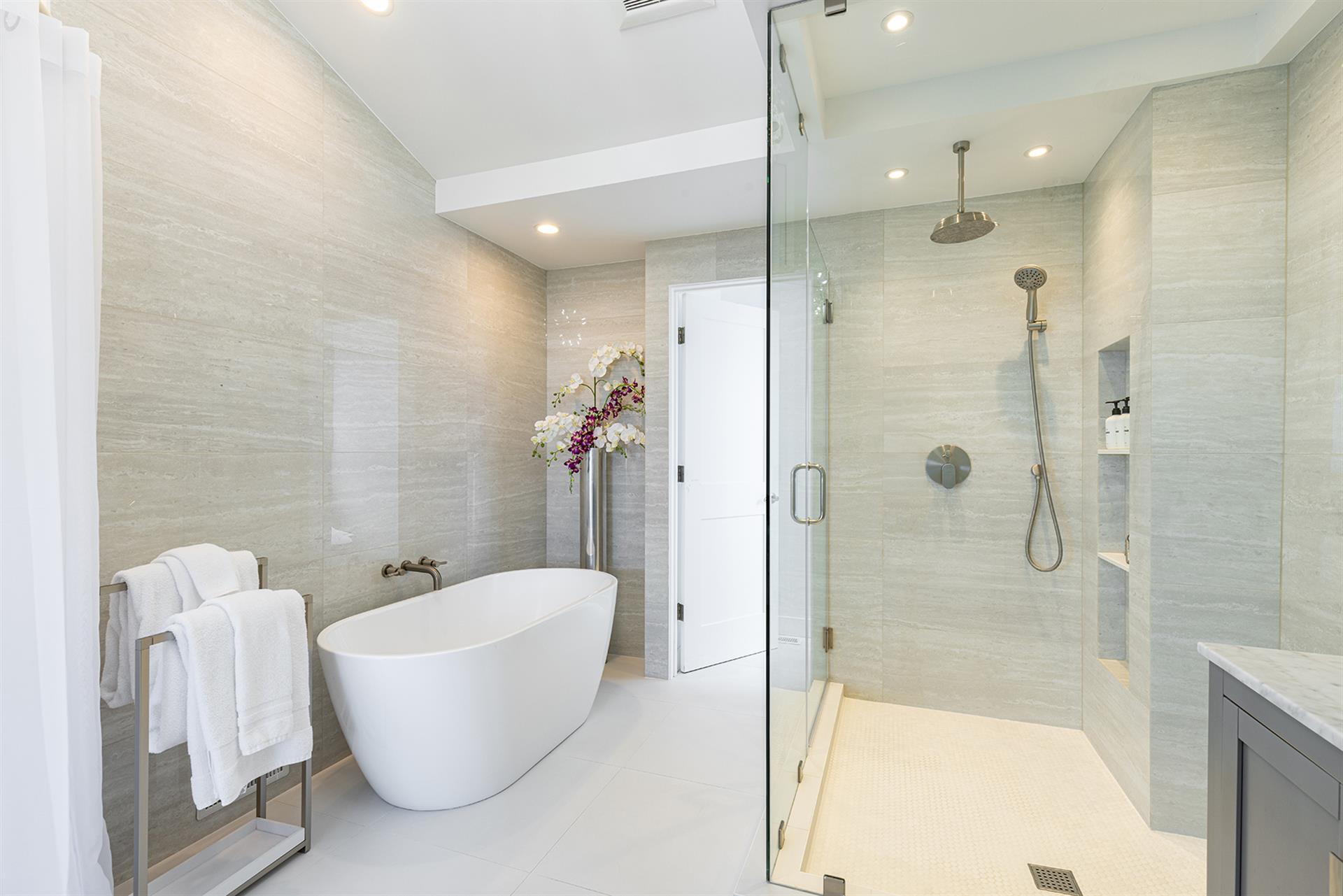 1150 Bathroom Four003