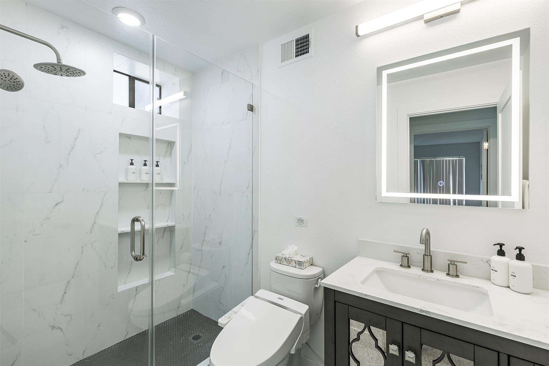 1150 Bathroom Two001