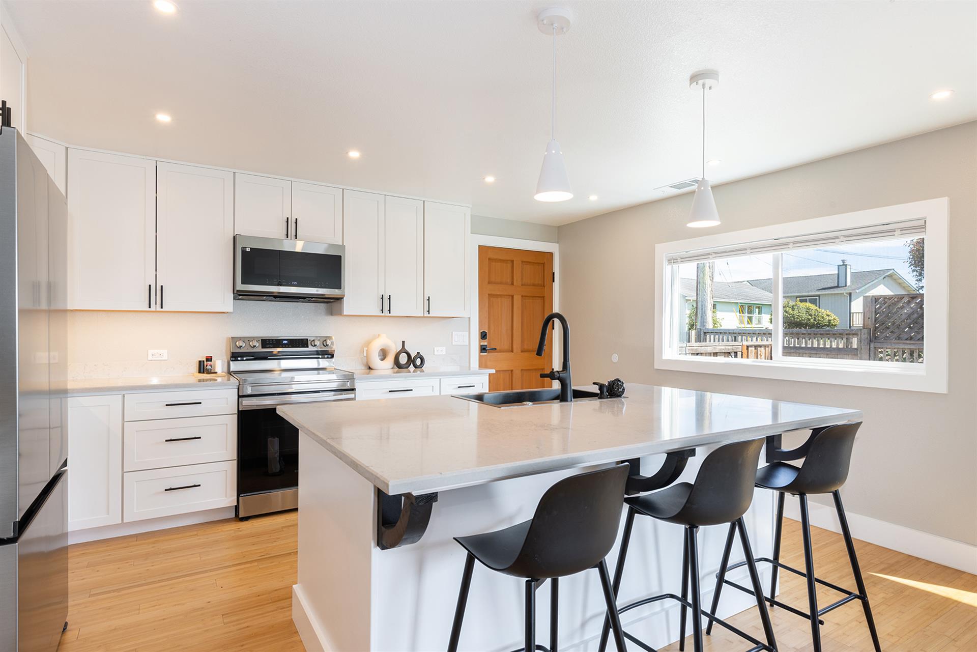 0600 Kitchen004