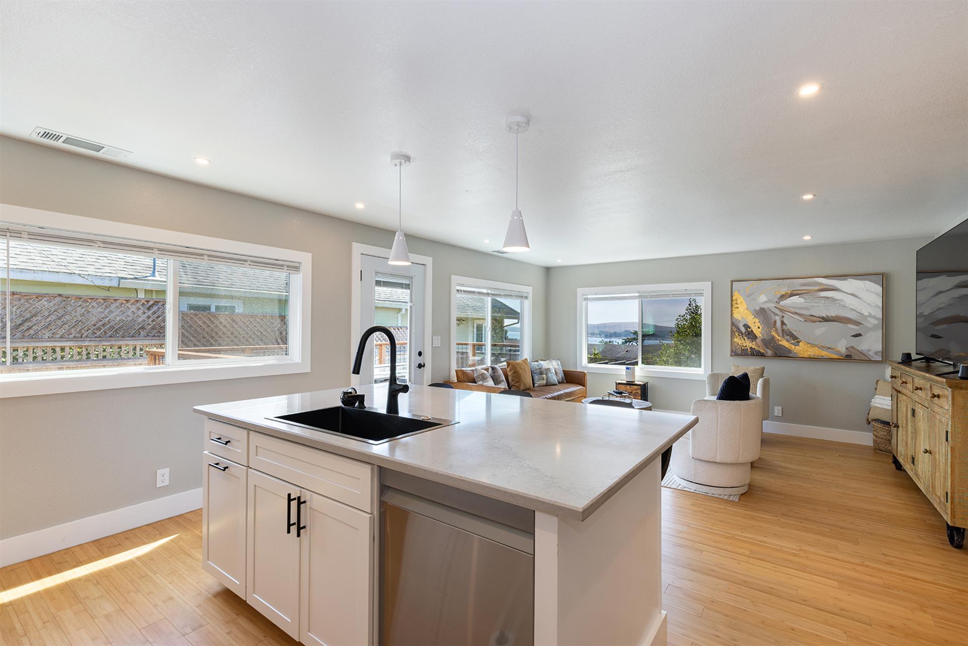 0600 Kitchen006